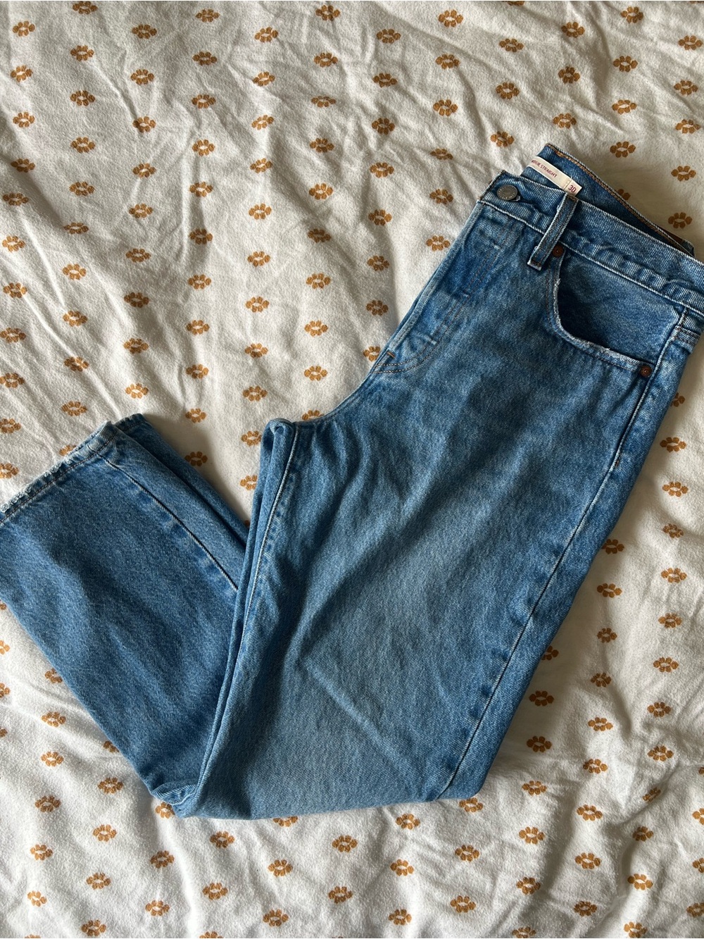 Levi's Straight Leg Women's Jeans — Medium Blue Wash